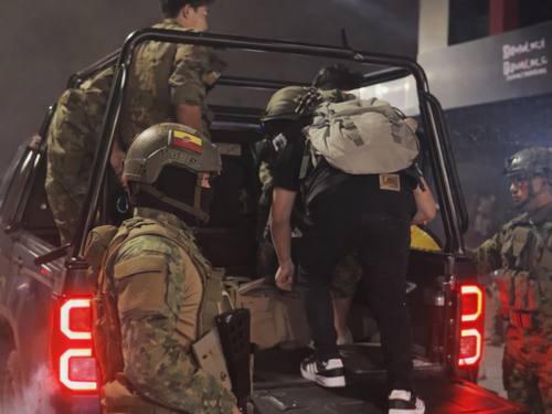 Toque de queda deja 253 detenidos en Ecuador