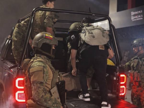 Toque de queda deja 253 detenidos en Ecuador