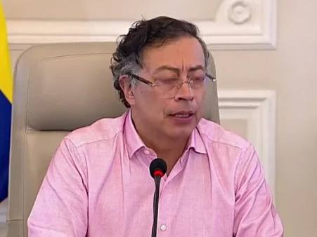 Gustavo Petro denuncia bombardeos desde Ecuador y pide mediación a EE.UU.