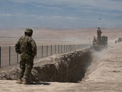 Chile inicia construcción de muros y zanjas fronterizas de 520 kilómetros para frenar la migración irregular