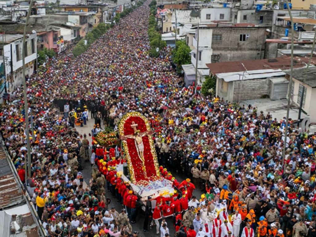 Procesión Cristo del Consuelo moviliza a mas de 500.000 files en Viernes Santo