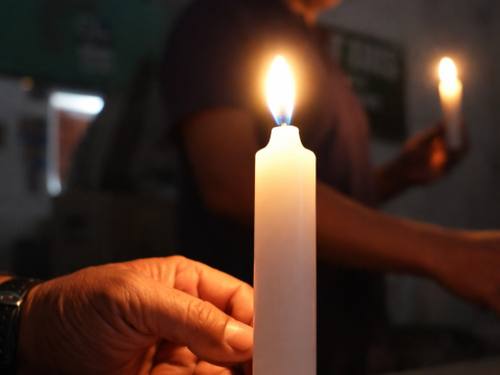 Coca Codo al 40% y Mazar en descenso agravan cortes de luz en Ecuador