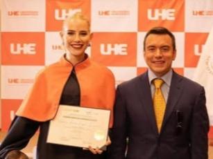 Lavinia Valbonesi responde a críticas por su graduación