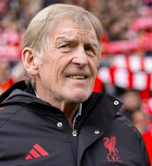 Sin Kenny Dalglish anuncia que tiene cáncer