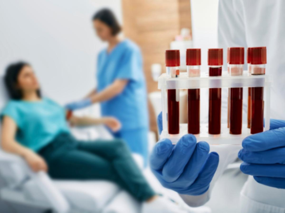 Análisis de sangre podría detectar el riesgo de cáncer de pulmón hasta cinco años antes, según estudio