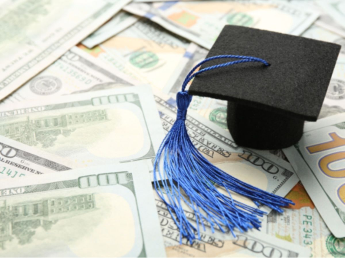Becas Jóvenes del Nuevo Ecuador 2026: cómo obtener la ayuda económica de $828 para estudiantes