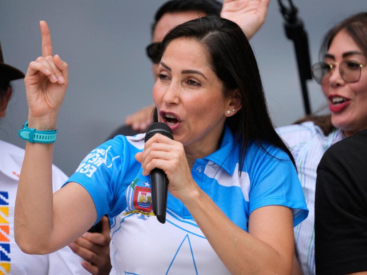 Rifa en Manabí ayuda a Luisa González a cancelar multa electoral de USD 18.000
