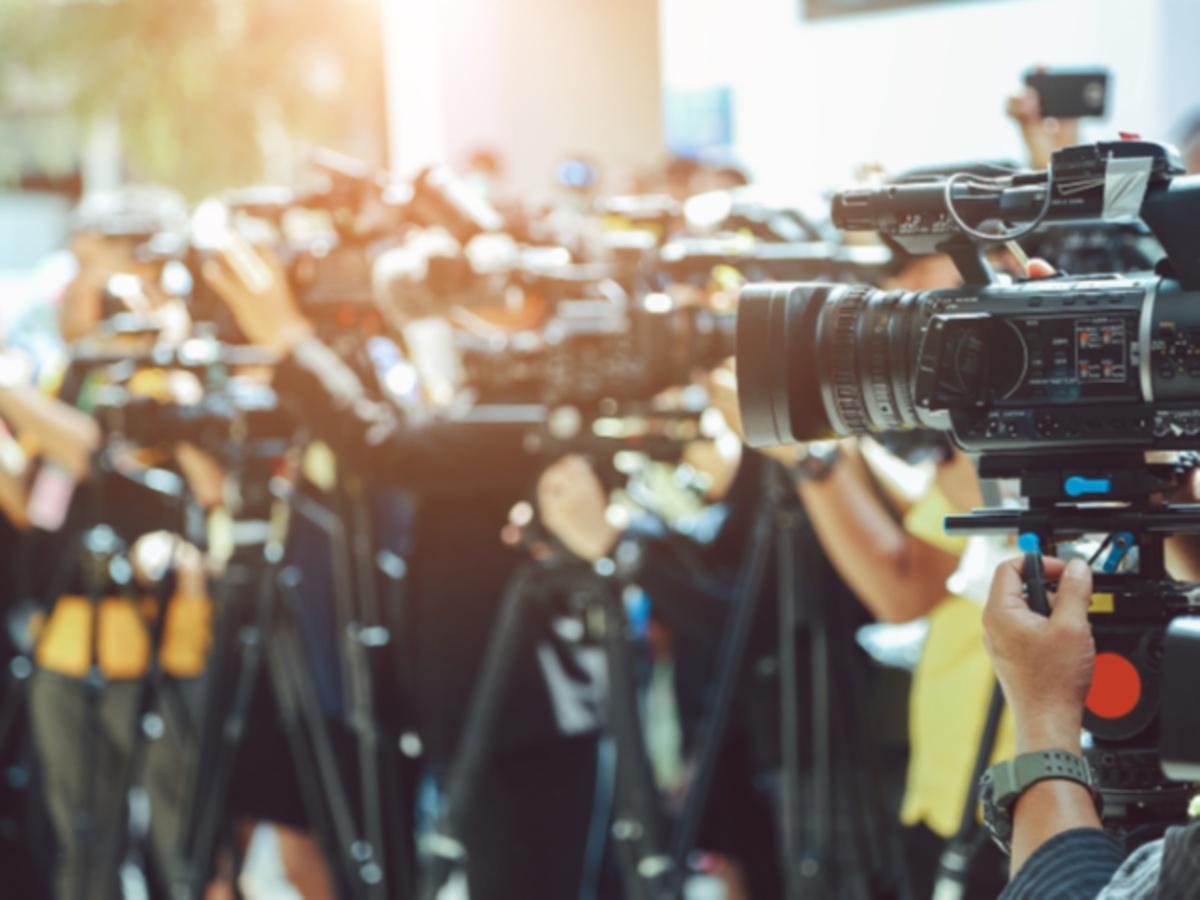 ¿Los periodistas no pueden hacer preguntas en español durante el Mundial 2026?