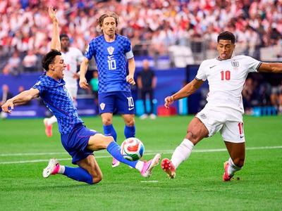 Inglaterra vence, convence y golea en su debut del mundial