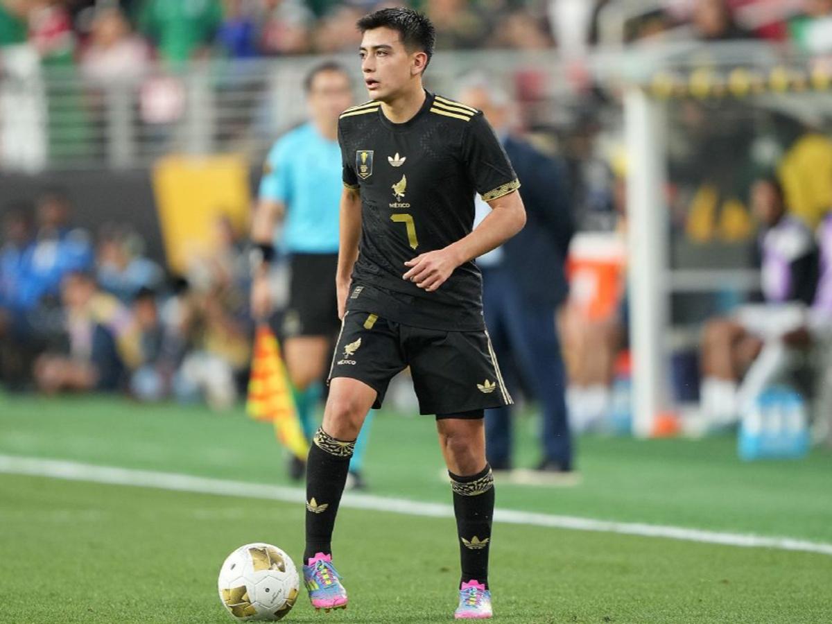 México tiene una joya: Gilberto Mora, con 17 años, es el motor de El Tri en la copa del mundo