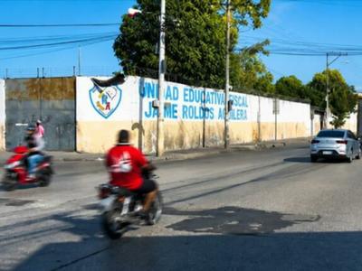 Extorsión en colegio fiscal de Guayaquil preocupa a padres