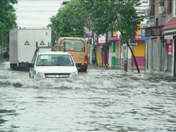 Ecuador pasa a alerta naranja por fenómeno de El Niño