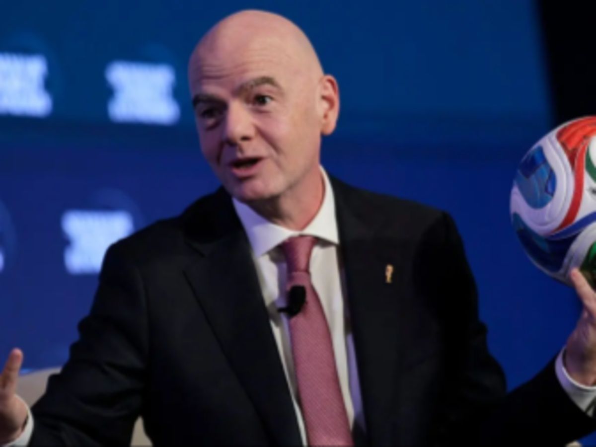 Crece la crisis en la FIFA: echan a alto directivo que desafió a Infantino