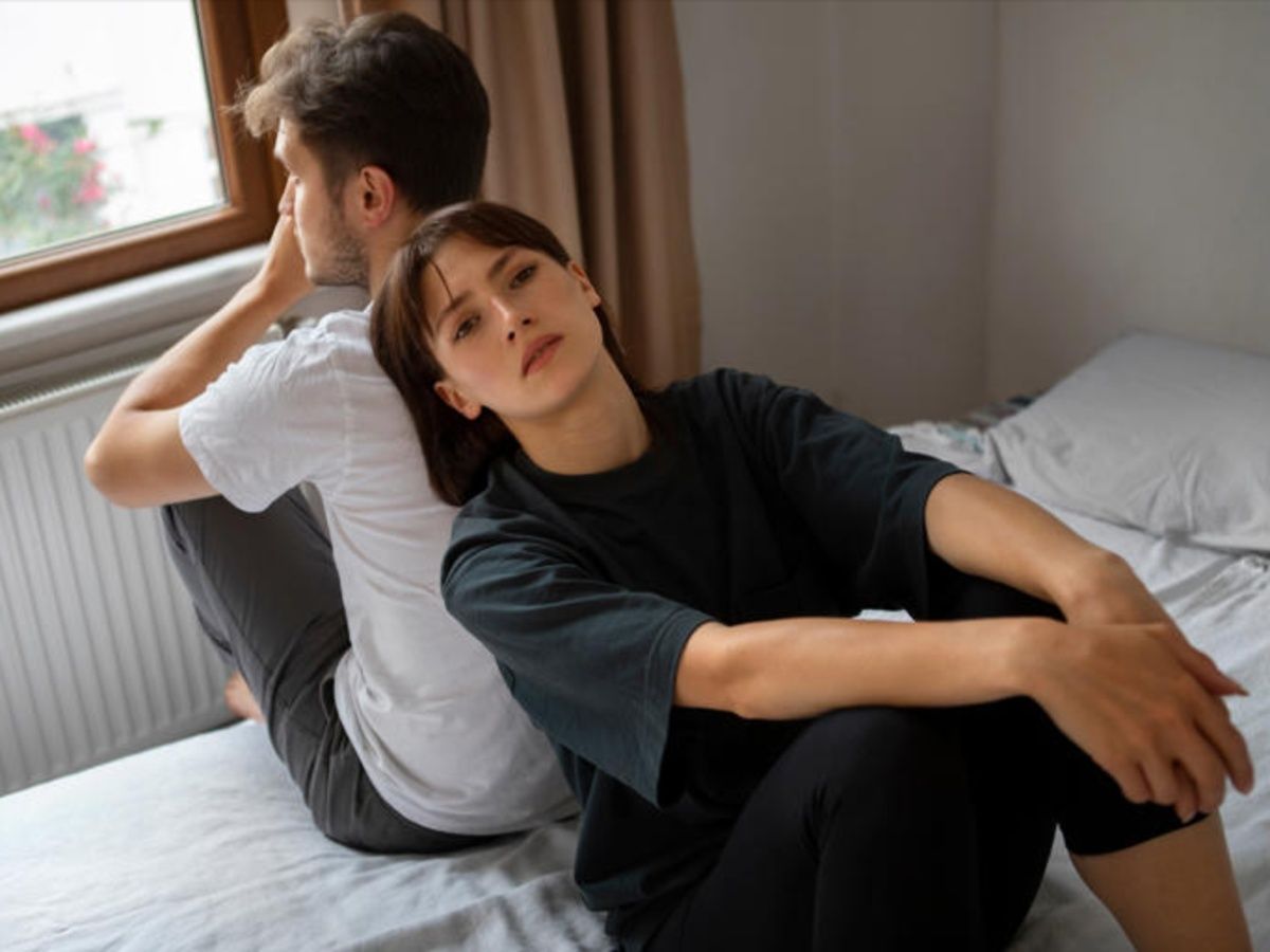 Por qué muchas mujeres siguen en relaciones que no las hacen felices