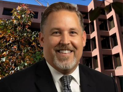 Investigan muerte de fiscal federal dentro de edificio en San Diego