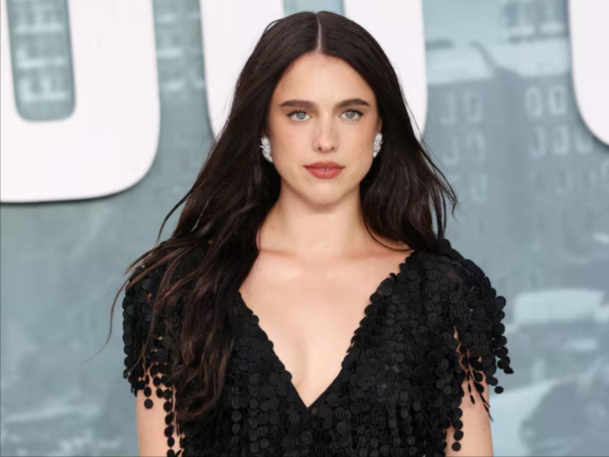 Margaret Qualley lleva a la alfombra roja el calzado más controvertido de Chanel
