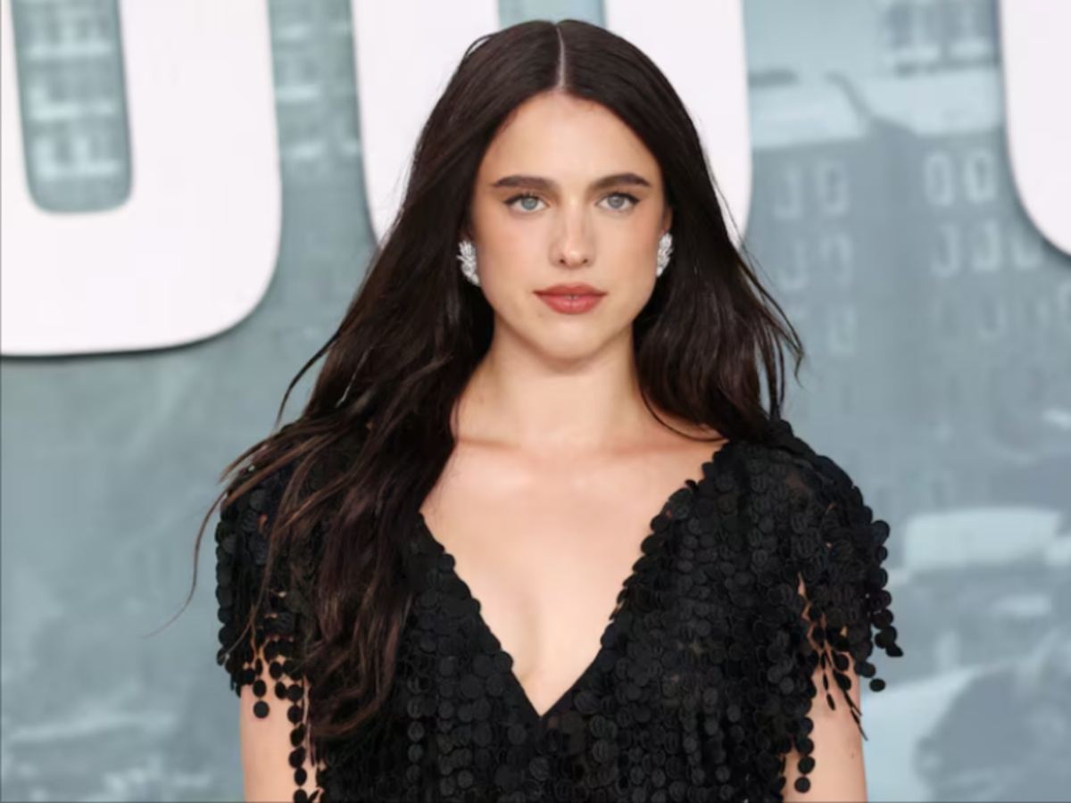 Margaret Qualley lleva a la alfombra roja el calzado más controvertido de Chanel