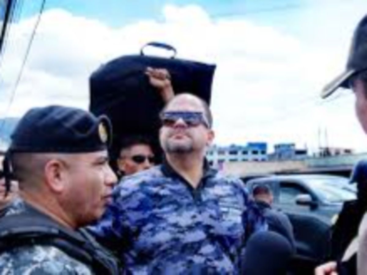 Diez detenidos en Quito por supuesto call center de extorsión