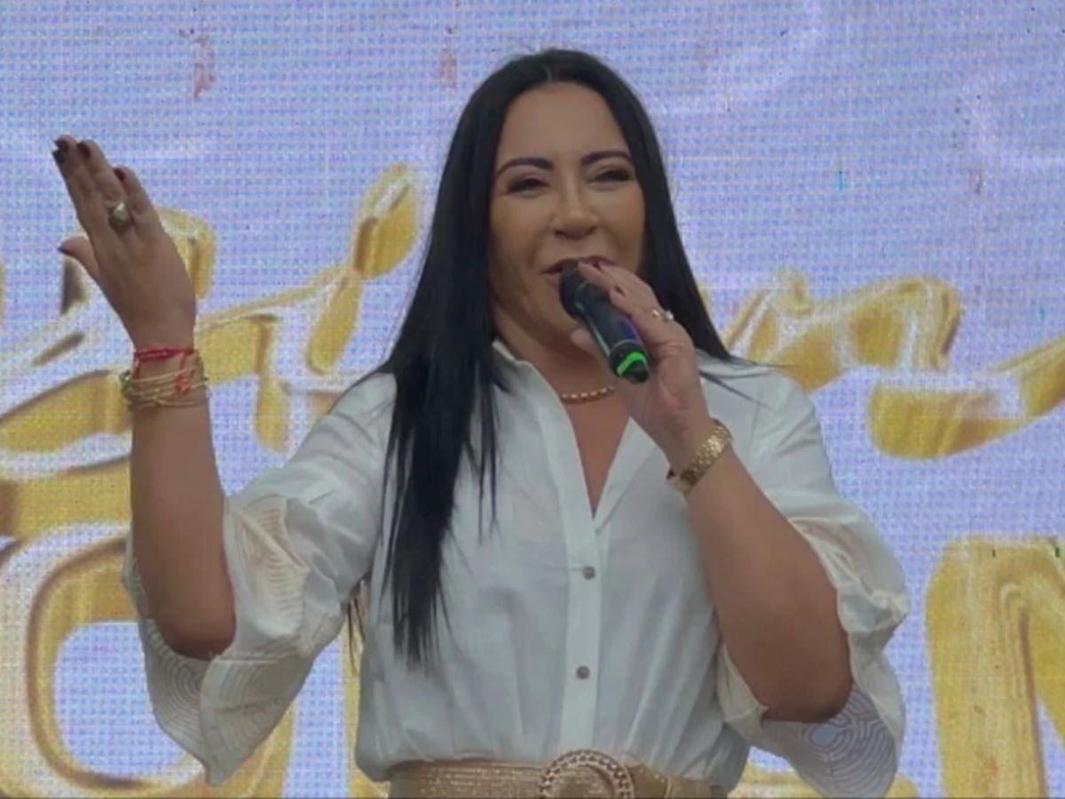 Roberta Zambrano enfrenta críticas por decir que copiaba en el colegio