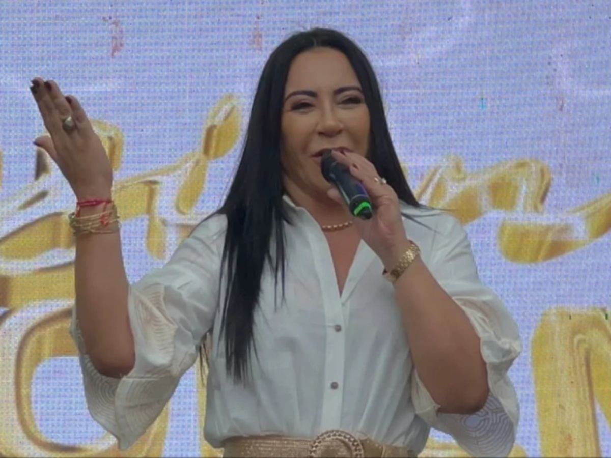 Roberta Zambrano enfrenta críticas por decir que copiaba en el colegio