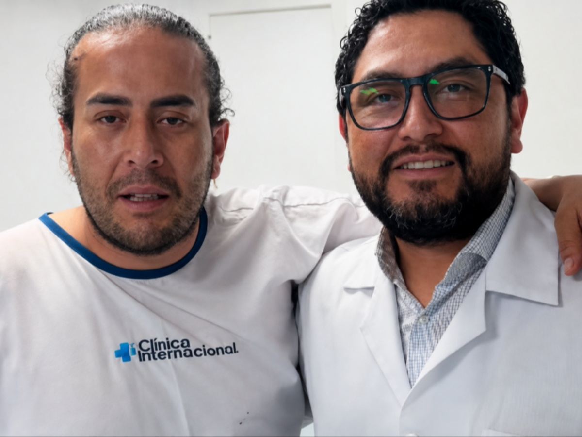 Cantante Mauricio Núñez reaparece en video tras accidente familiar