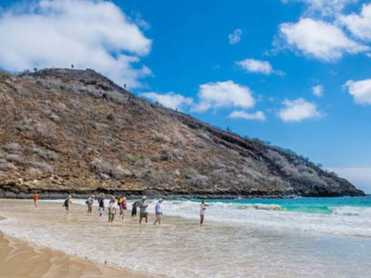 Diez playas permanecen bajo amenaza por fuerte oleaje