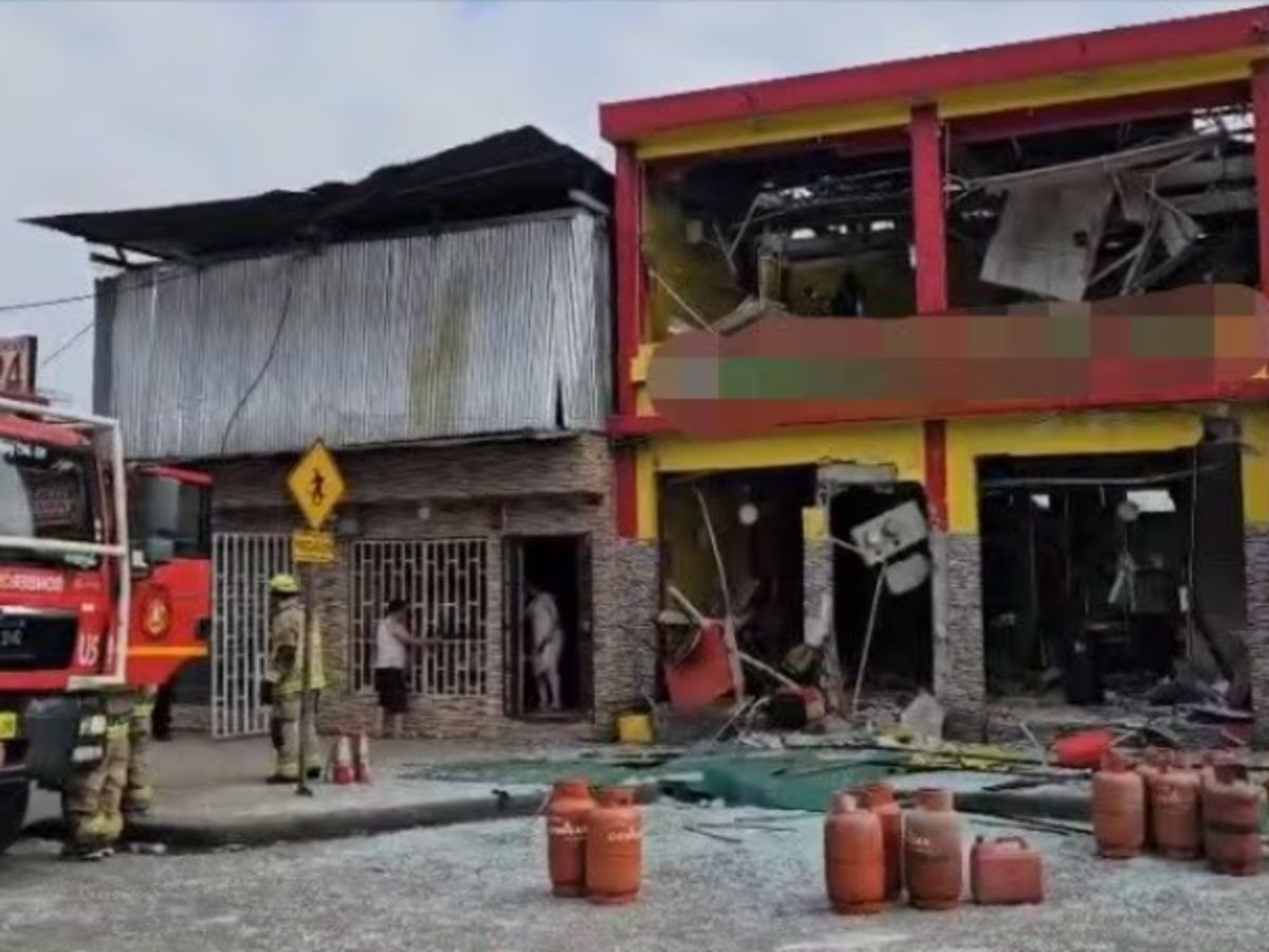 Explosión por acumulación de gas deja heridos y diez familias afectadas en la Entrada de la 8