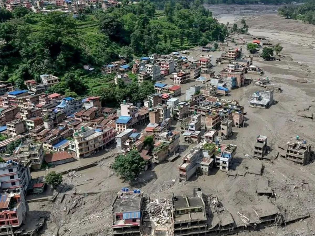 Inundación en Nepal deja 95 muertos y 403 desaparecidos