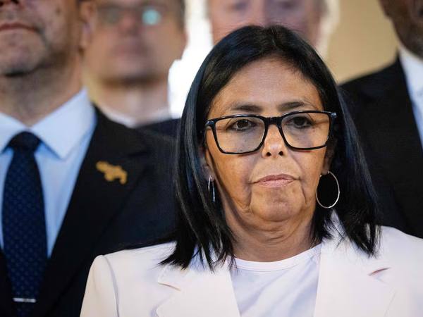 10.000 firmas piden a la Comisión Europea frenar entrada de Delcy Rodríguez
