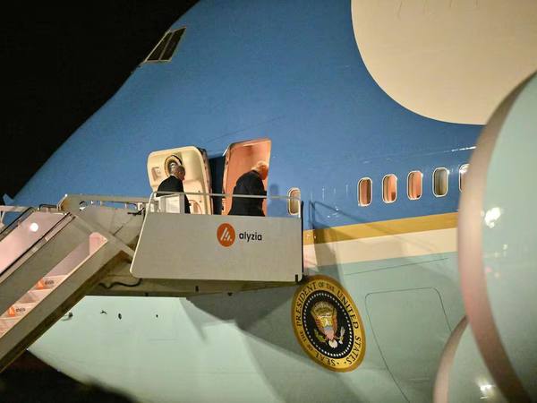 Air Force One deja servicio: Casa Blanca espera el sustituto catarí