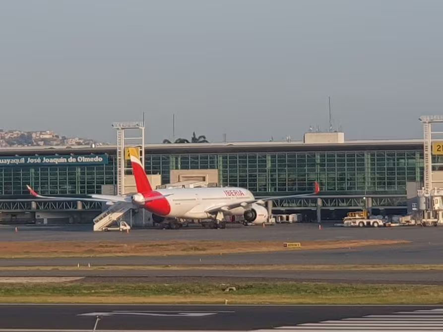 Airbus A350 de Iberia saldrá de Guayaquil a España tras reparación