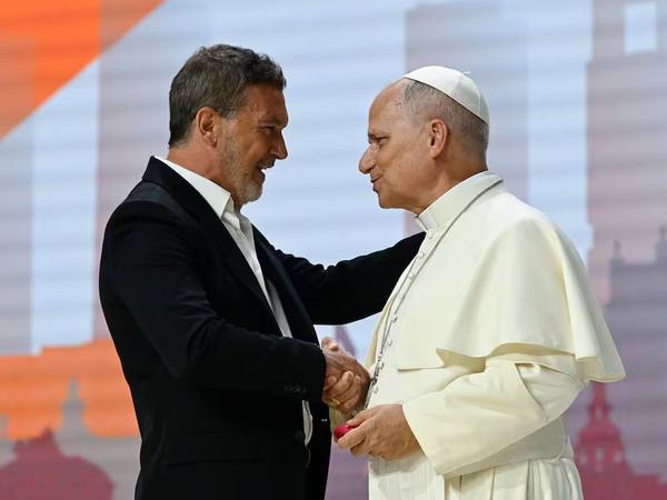 Antonio Banderas ante el papa: la Iglesia católica, mayor productora de arte