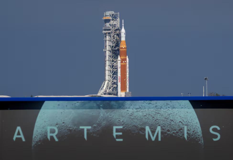 Artemis III: NASA ensayará acoplamiento con SpaceX y Blue Origin en 2027