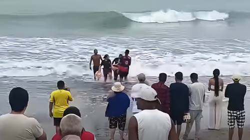 Atacames: hombre muere por ahogamiento tras fuerte oleaje