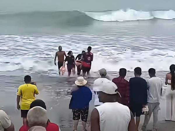 Atacames: hombre muere por ahogamiento tras fuerte oleaje