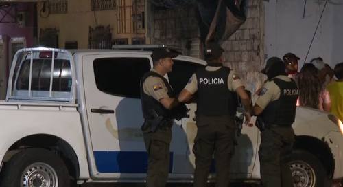 Balean a tres personas en ecuavóley en la 26 y la F, Guayaquil