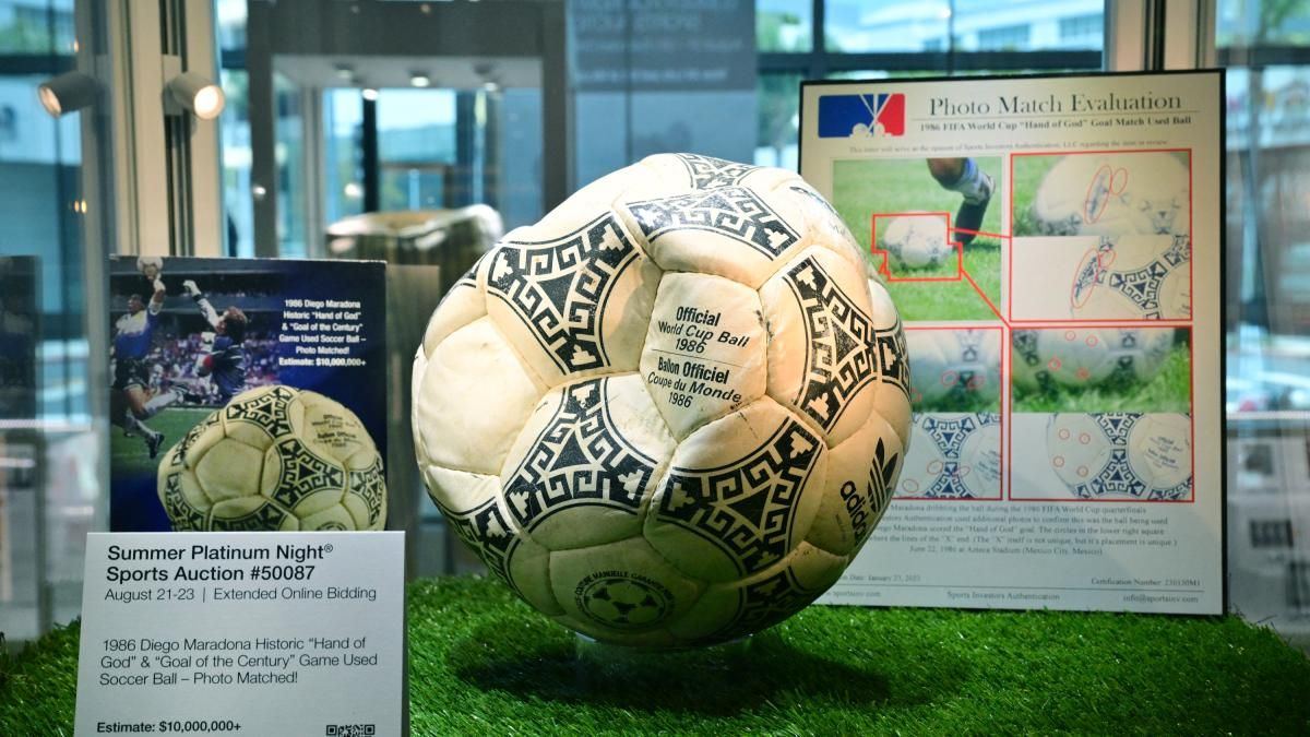 Balón de la Mano de Dios de Maradona se subastará en EE.UU.