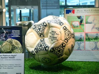 Balón de la Mano de Dios de Maradona se subastará en EE.UU.