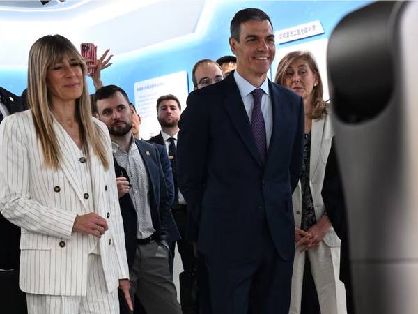 Begoña Gómez: bajan de 24 a 13 años la petición de cárcel