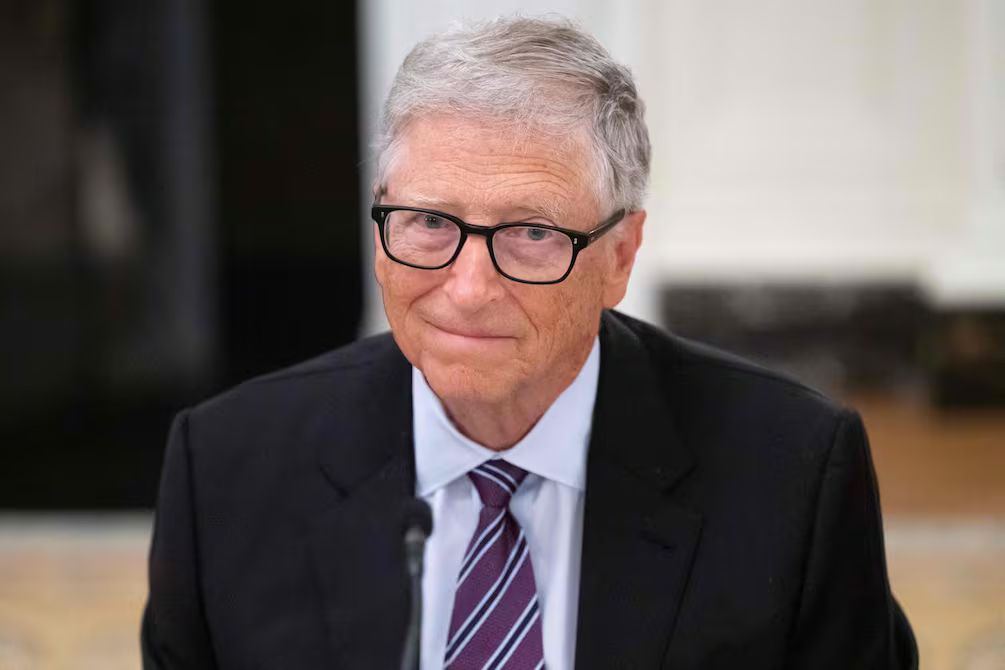 Bill Gates advierte que la IA destruirá empleos y amenaza vínculos