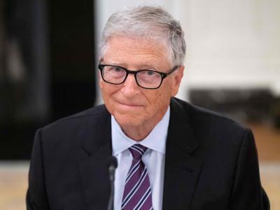 Bill Gates advierte que la IA destruirá empleos y amenaza vínculos