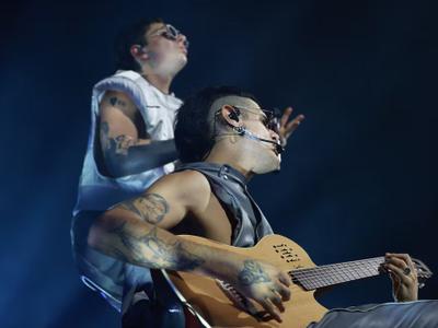 Ca7riel y Paco Amoroso llenan Palacio de los Deportes con Free Spirits
