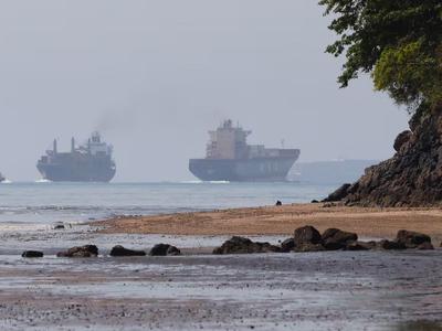 Canal de Panamá: barcos pagan hasta 4 millones por cupos