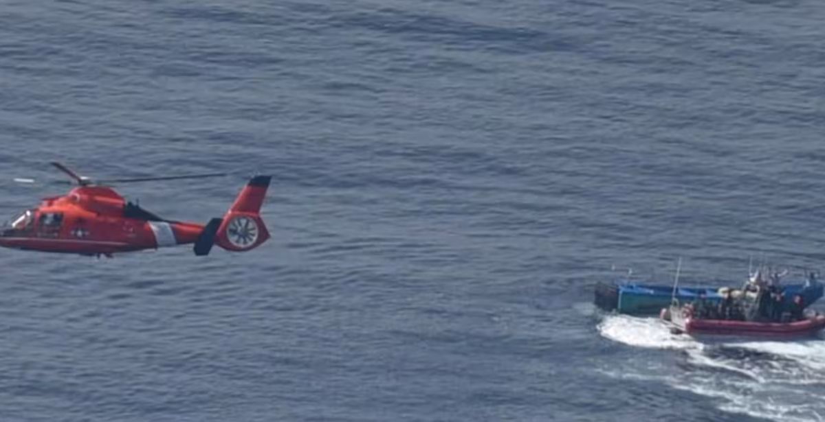 CBP AMO interceptó en el Caribe un bote con 3 motores y droga