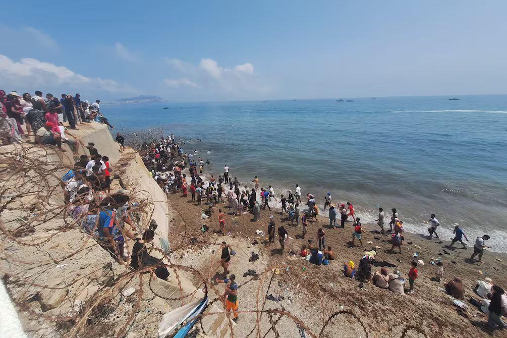 Ceuta pide cerrar frontera con Marruecos y desplegar al Ejército
