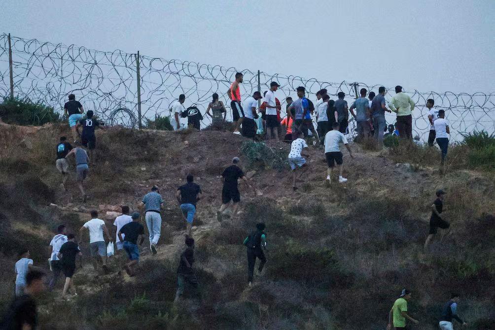 Ceuta: suben a 15 los fallecidos en entrada masiva desde Marruecos