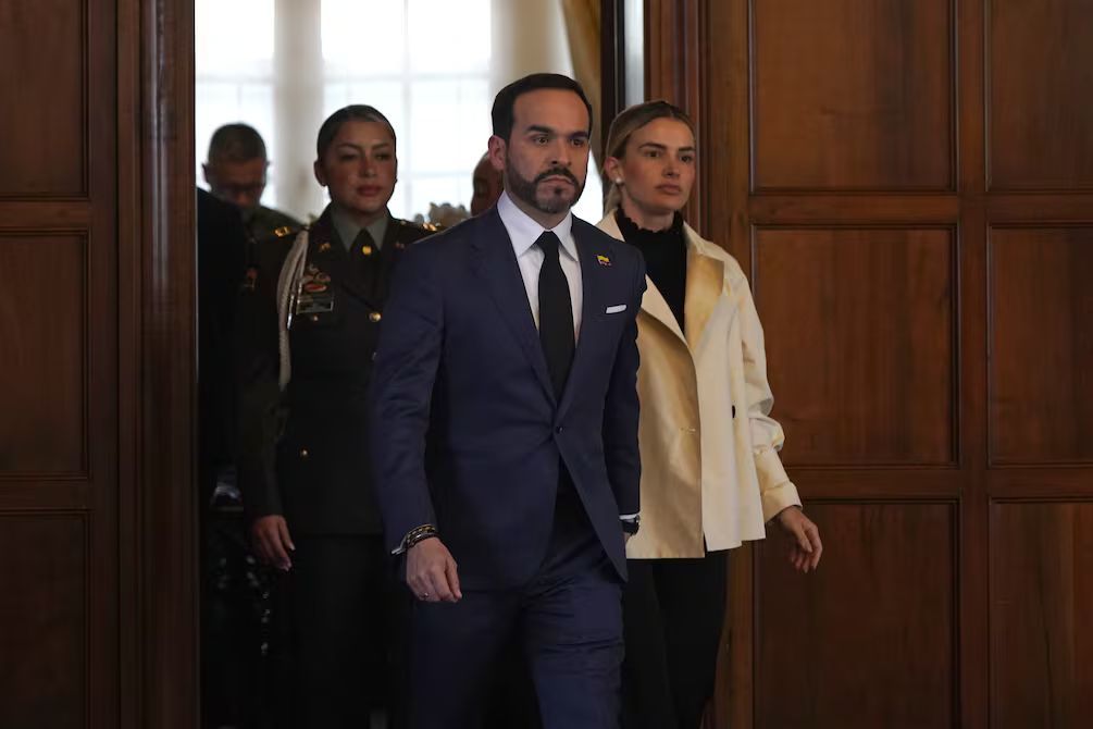 Colombia prepara buques cárcel para aislar a capos desde prisión