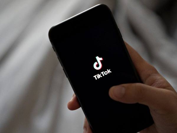 Disney y TikTok anuncian alianza para impulsar contenidos verticales