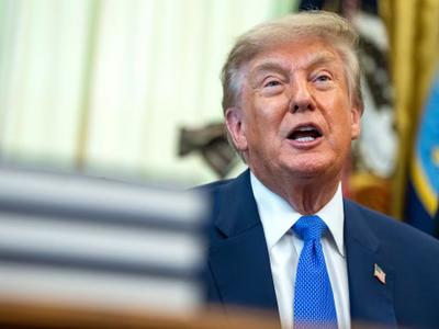 Donald Trump ordena espaciar vacunas infantiles pese al sarampión
