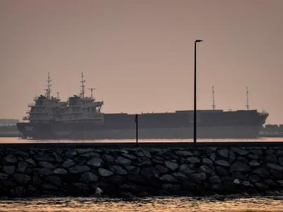 EE. UU. amenaza a Irán con aislamiento económico y medidas en Ormuz